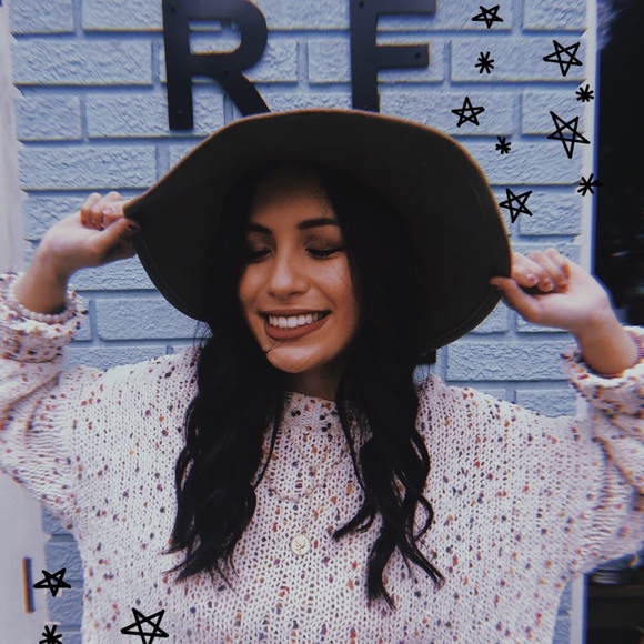 Meet your Posher, Angela - Picture 8 of 8